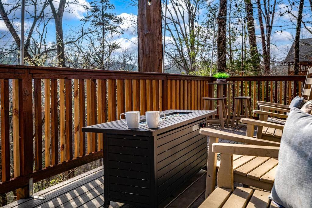 The Family Stone Luxe Cabin Sleeps 12 Hot Tub Dogfriendly Dollywood Pigeon Forge Exterior foto