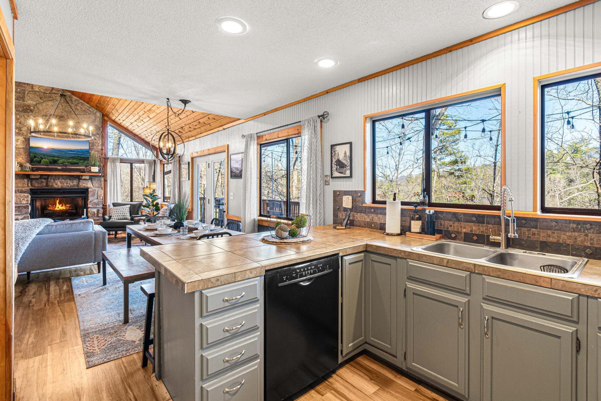 The Family Stone Luxe Cabin Sleeps 12 Hot Tub Dogfriendly Dollywood Pigeon Forge Exterior foto